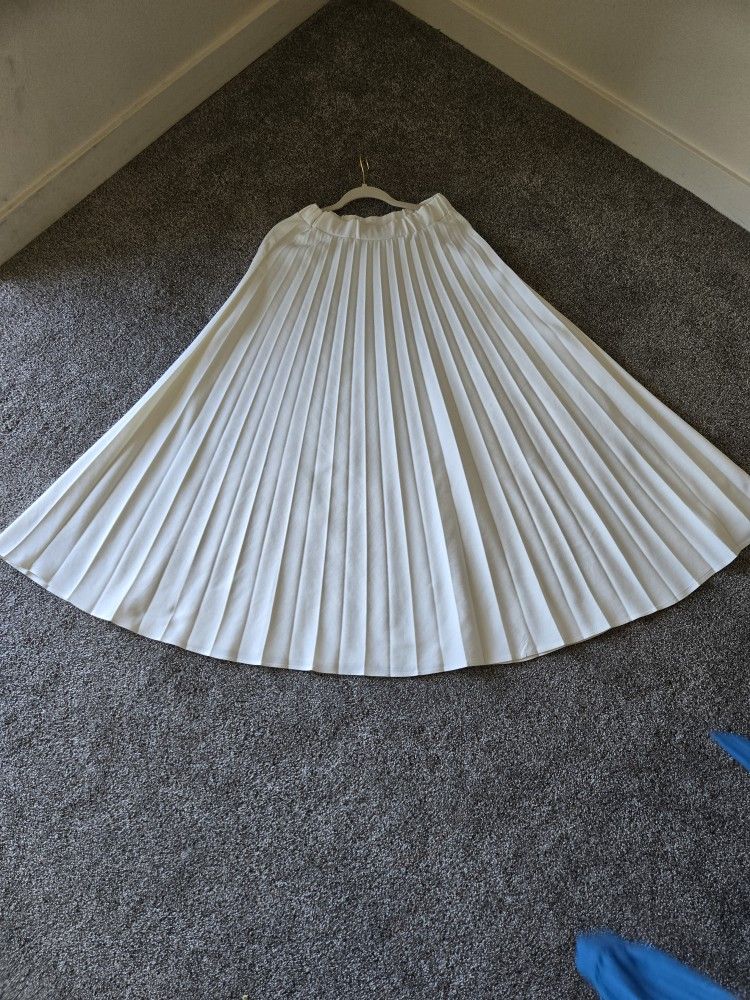 Anewsta Plus Size Women's Solid Color Pleated Maxi Skirt