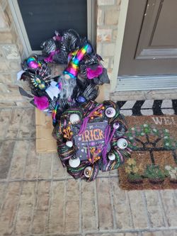 2 HALLOWEEN WREATHS
