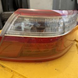 Toyota Camry Taillight Tail Lamp quarter panel mounted Passenger Side Hybrid 2007 -2009 ; J368