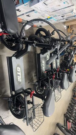 Wholesale 749W electric scooter, equipped with 54.6V 15AH peak motor, 35-mile range, maximum load 365 lbs, large capacity battery