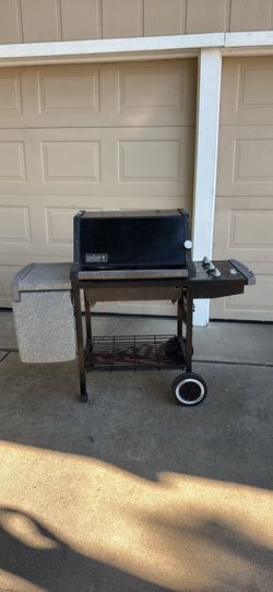 Weber Genesis Silver Gas Grill Works good
