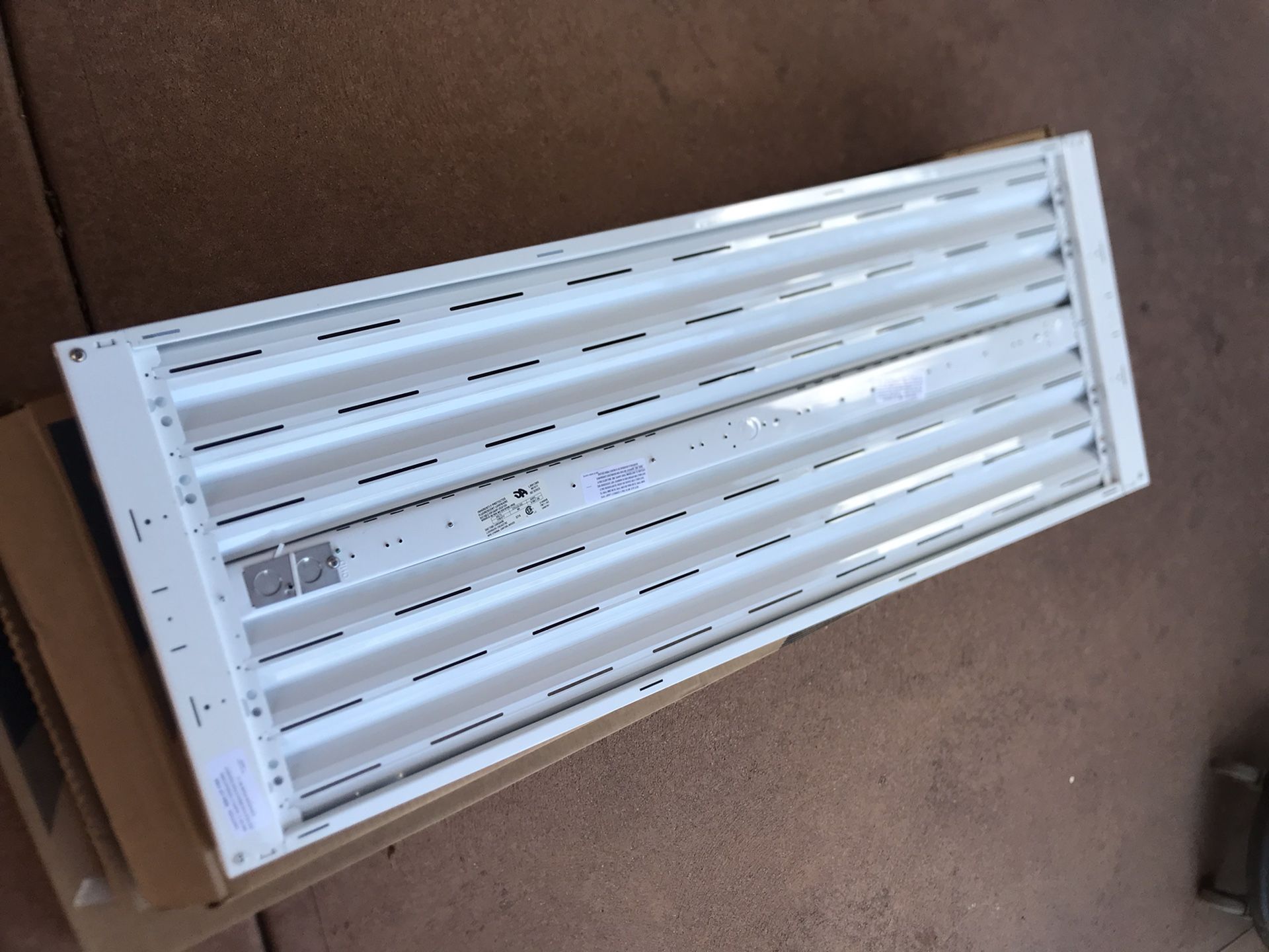 New 6-Lamp Warehouse/Gym High Bay Ceiling Fixtures – Lithonia T5HO (Qty 7)