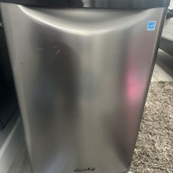 Danby - Designer 4.4 Cu. Ft. Mini Fridge - Stainless steel