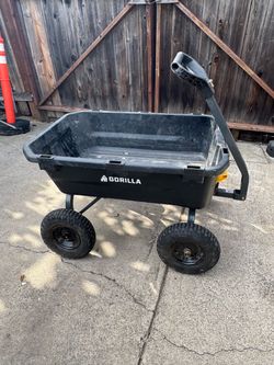 Gorilla Carts Heavy-Duty Poly Dump Cart