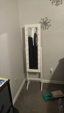Jewelry stand up mirror