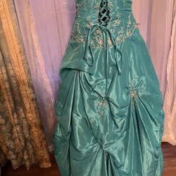 Dresses Used Once 