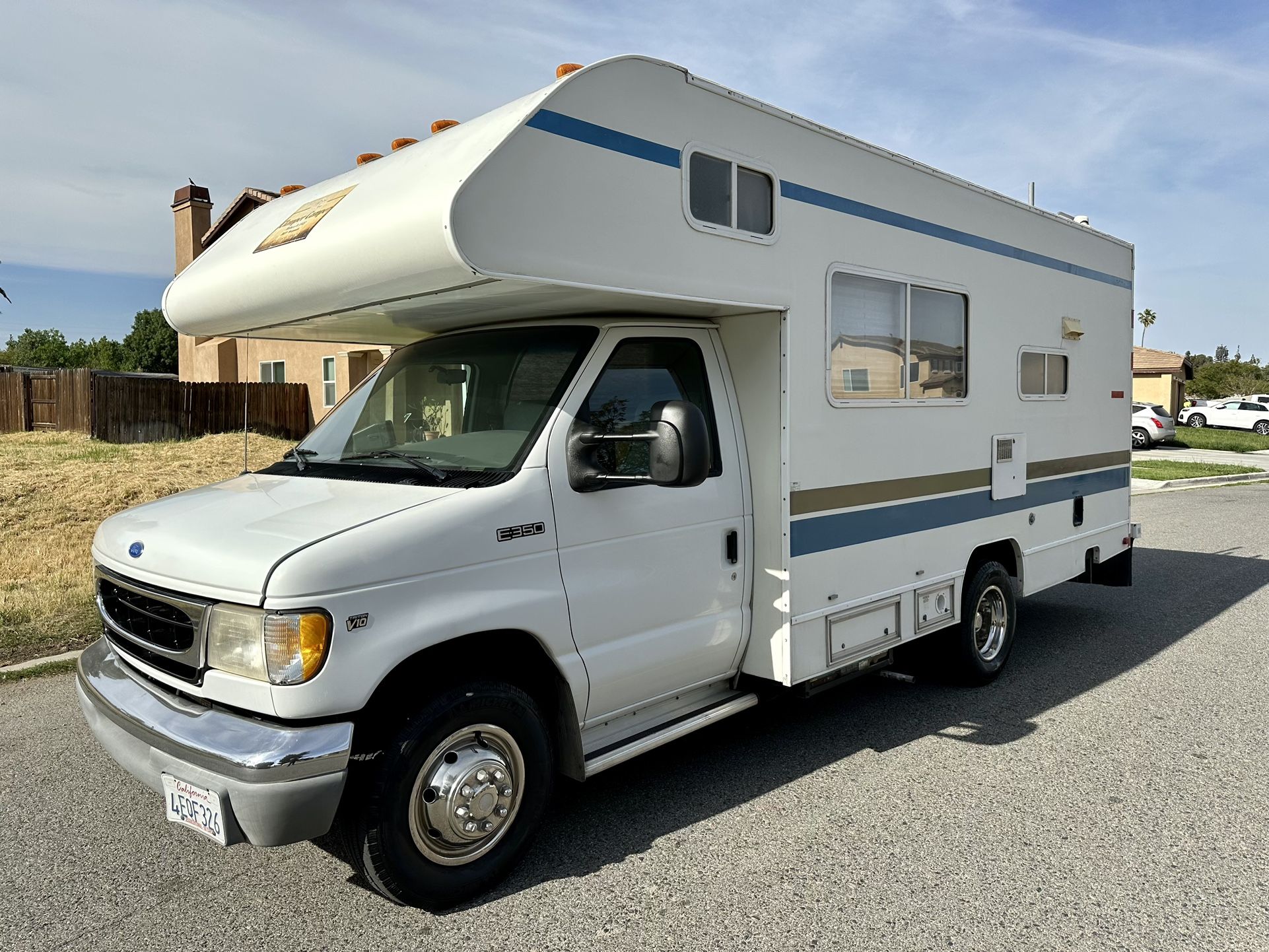 1998 Jamboree 22FT Class C Motorhome