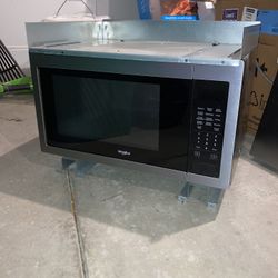 Whirlpool Microwave (Works Partially)