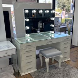 Vanity With Stool! Available In Black Color