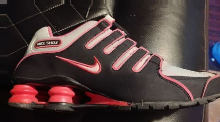 Women's Nike Shox size 8