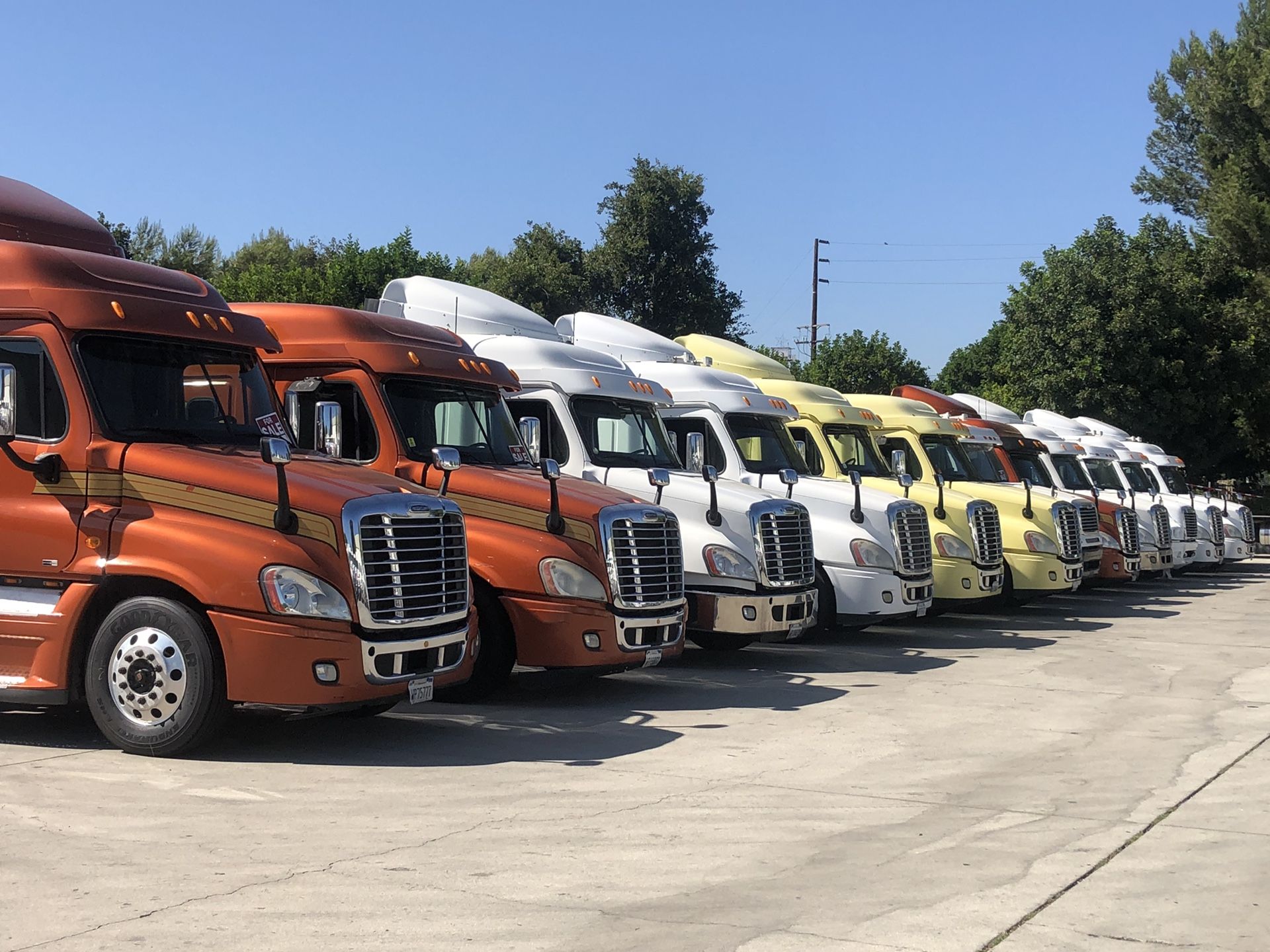 Freightliner Trucks for Sale in South Gate, CA OfferUp