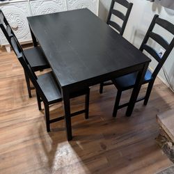 Table & Chairs 46" x 29"