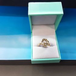 Women's Ring - Yellow Gold 14k (.585) 3.3 grams Size 7