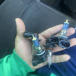 Selling These Light Bolbs 9006