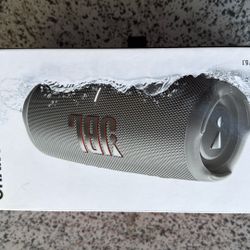 JBL Charge5 Bluetooth Speaker