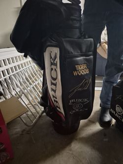 Tigers Woods golf bag