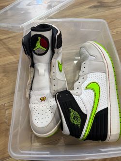 Air Jordan High-Top Sneakers White Green Black