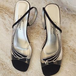 Sparkly dress pumps