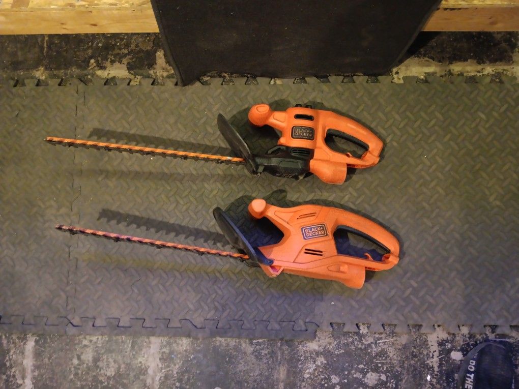 Black And Decker Corded, 17 In Headge Trimmers