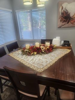 Wood dining room set (6 chairs)