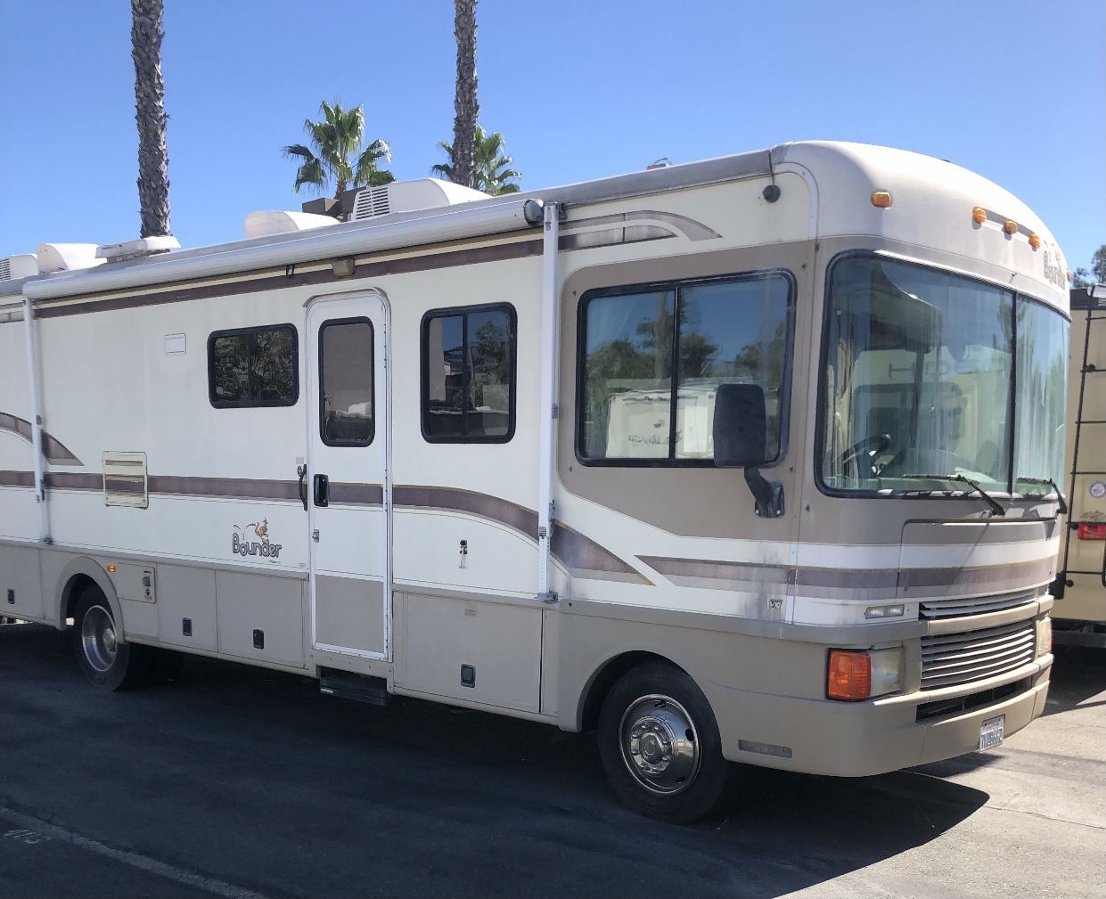 1999 34 Feet BOUNDER Model J