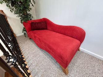 Luxurious Red Velvet Chaise Lounge