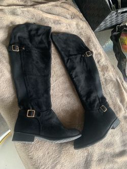Long black boots size 9