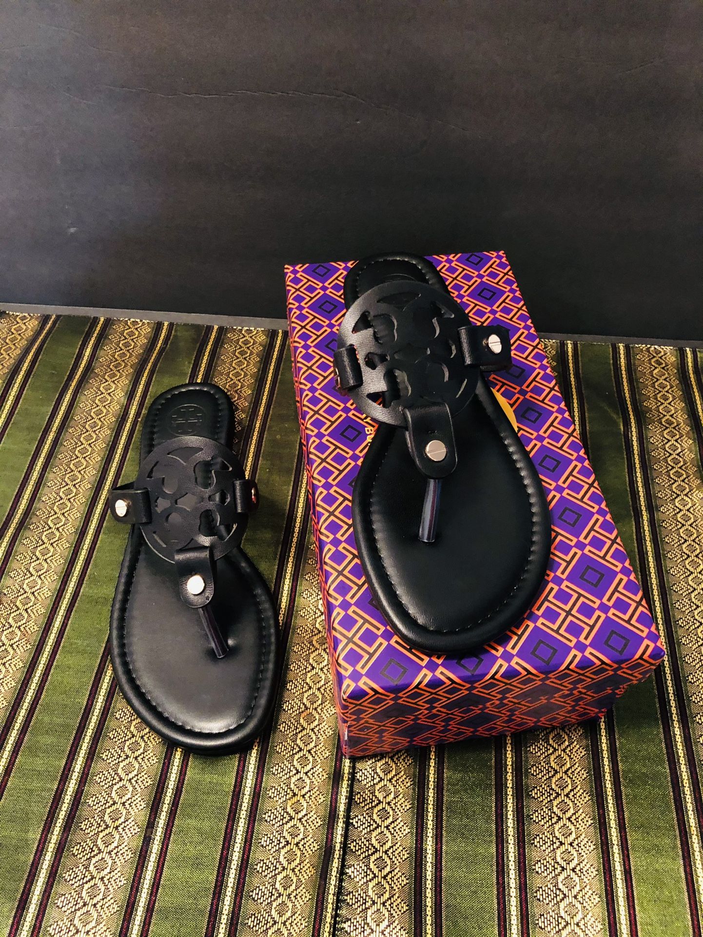 Tory Burch Black Leather Size 5