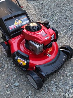 Like new lightweight push lawnmower nice