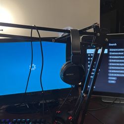 Streaming Boom Arm W/Sony Headphones 