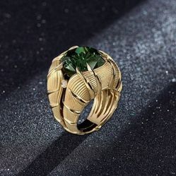 Sterling Silver Round Emerald Green Gemstone Unique Gold Tone Ring - Size 8