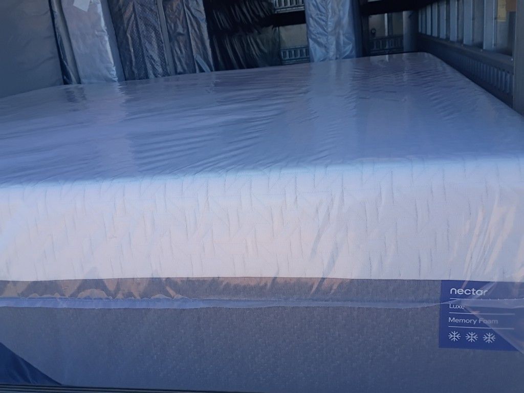 Brand New King Size Memory Foam Mattress Included Box Spring Free Delivery 