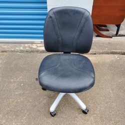 Leather Office Chair $20 (Good Condition)