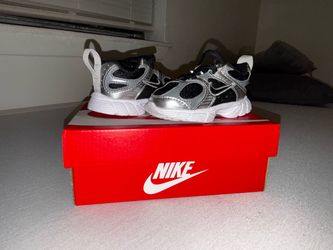 Baby boy nike  v5 rnr