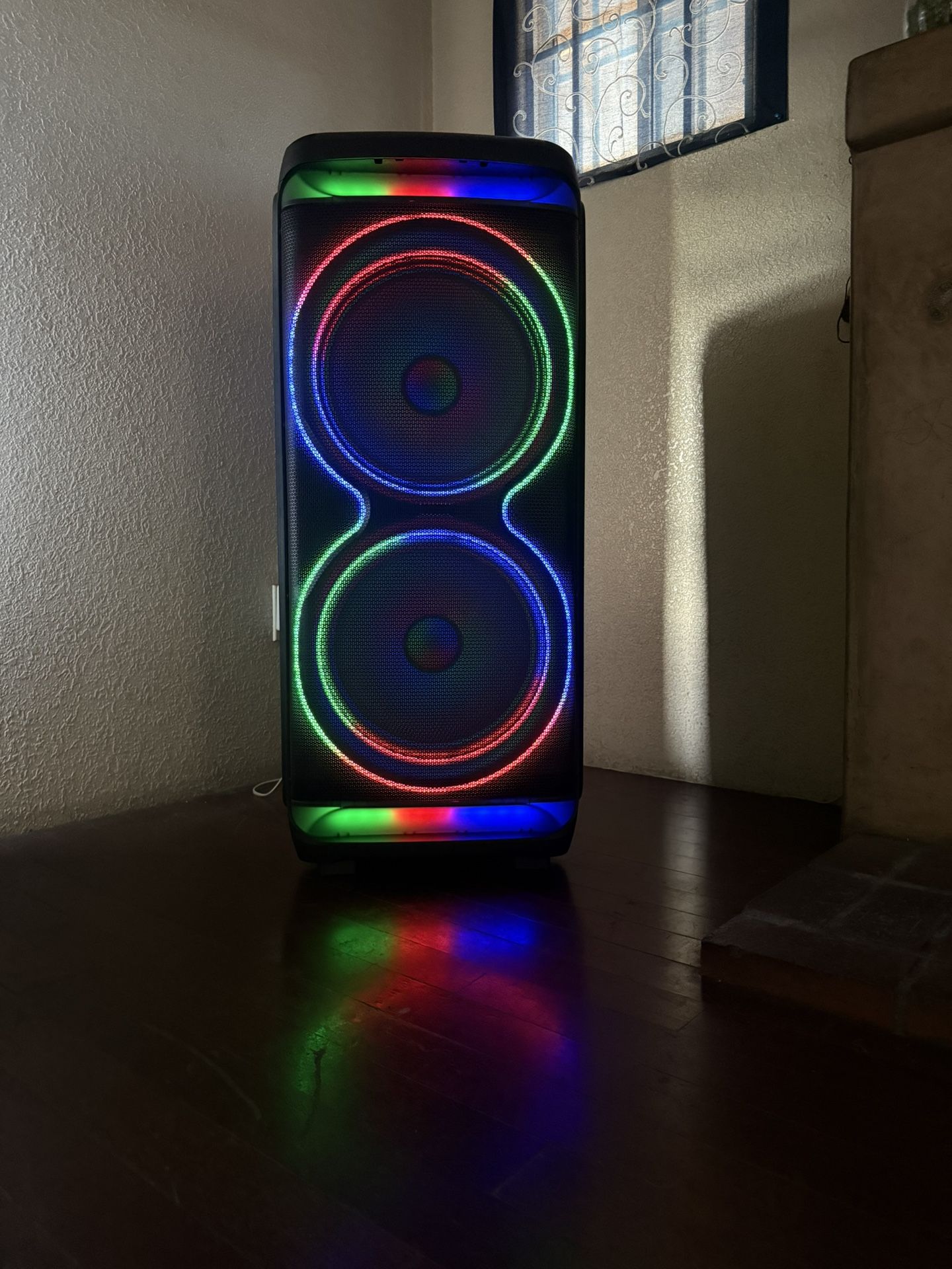 Bluetooth rechargeable speaker