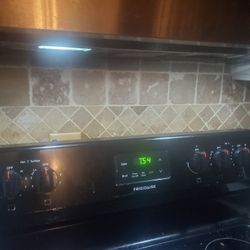 Frigidaire Electric Range/Stove