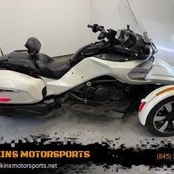 2016 Can-Am Spyder F3-T (Audio System)