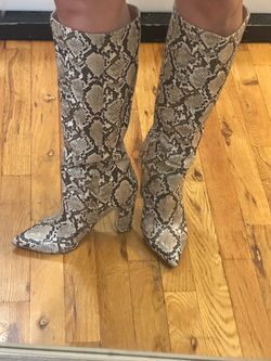 Snakeskin Print Knee-High Heeled Boots – Size 7.5 – $10.00
