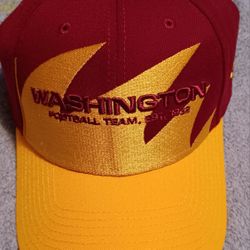 Washington Redskins Commanders Hat Cap Fitted Size Small Medium 