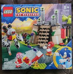 LEGO Sonic the Hedgehog Knuckles and the Master Emerald Shrine set