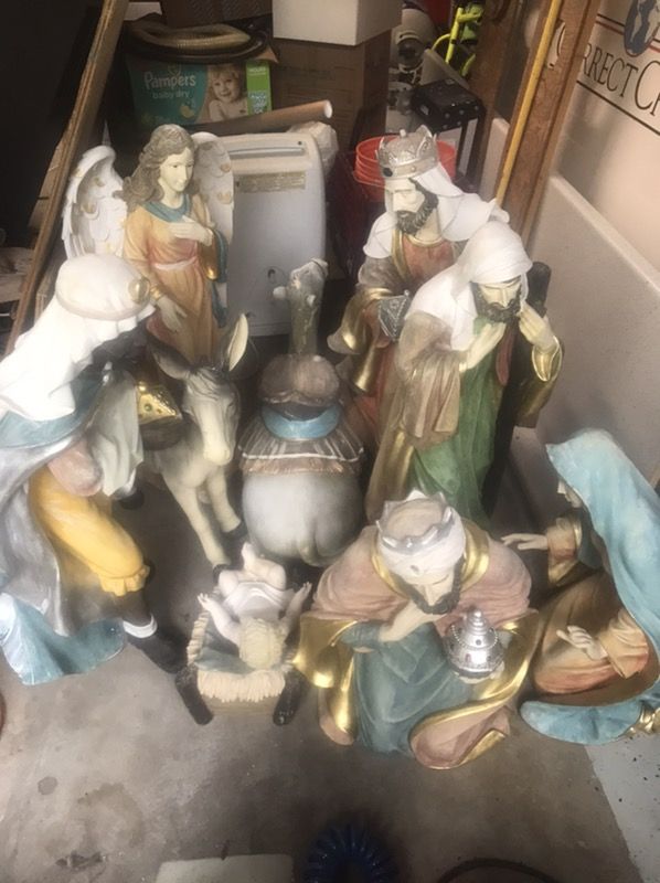 Outdoor Nativity Scene poly resin- 8 pieces. New retail $2800