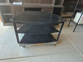 37" width X 22" depth X 20" height, TV STAND TABLE in good condition