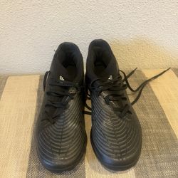 Adidas Indoor Soccer Shows Size 7