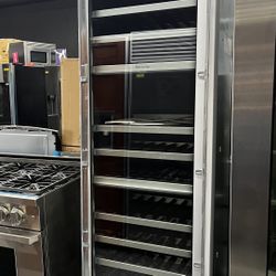 Thermador Freedom Built In Wine Cooler 24” 