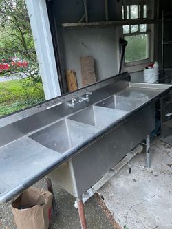 Commercial sink