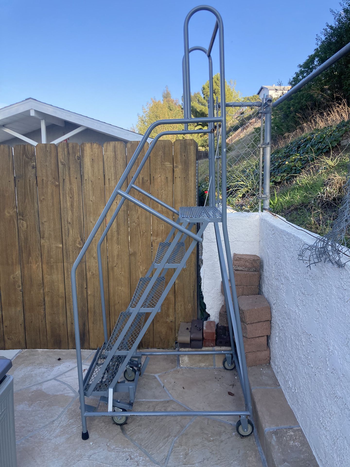 5 Step Rolling Platform Ladder