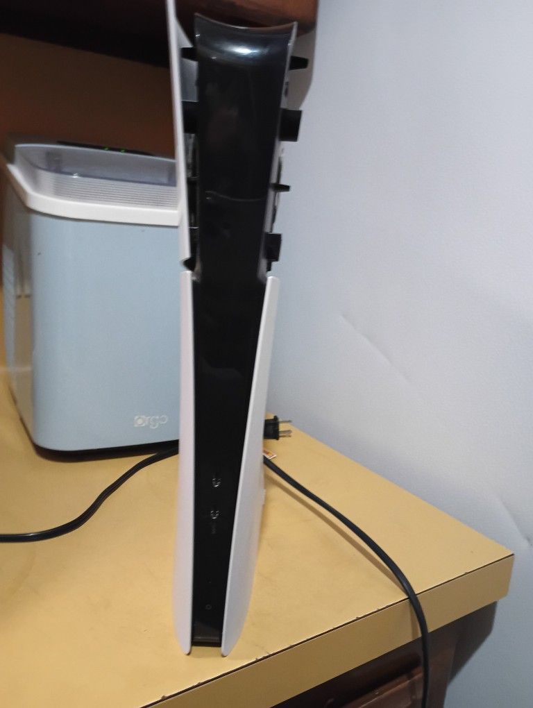 PlayStation 5 Digital With Controller