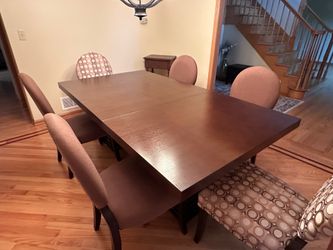Dinning room table