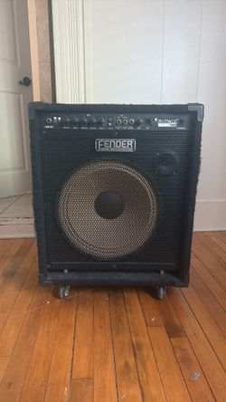 Fender rumble 100 type: PR 559