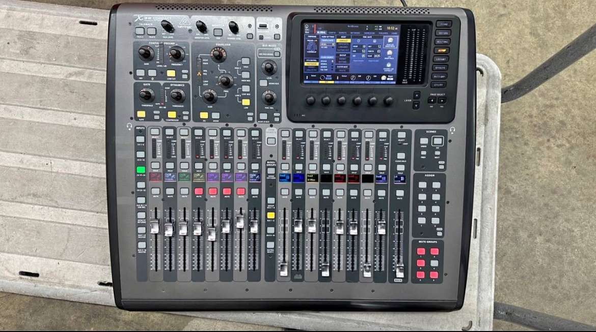 Behringer- X32 & Accessories